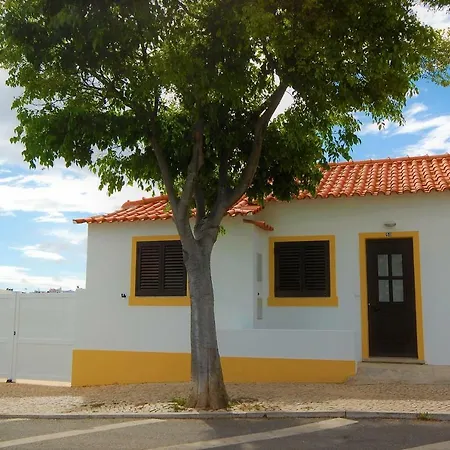 Baltum - Free Private Parking - Wifi - Airco # By Bedzy # Nyaraló Albufeira